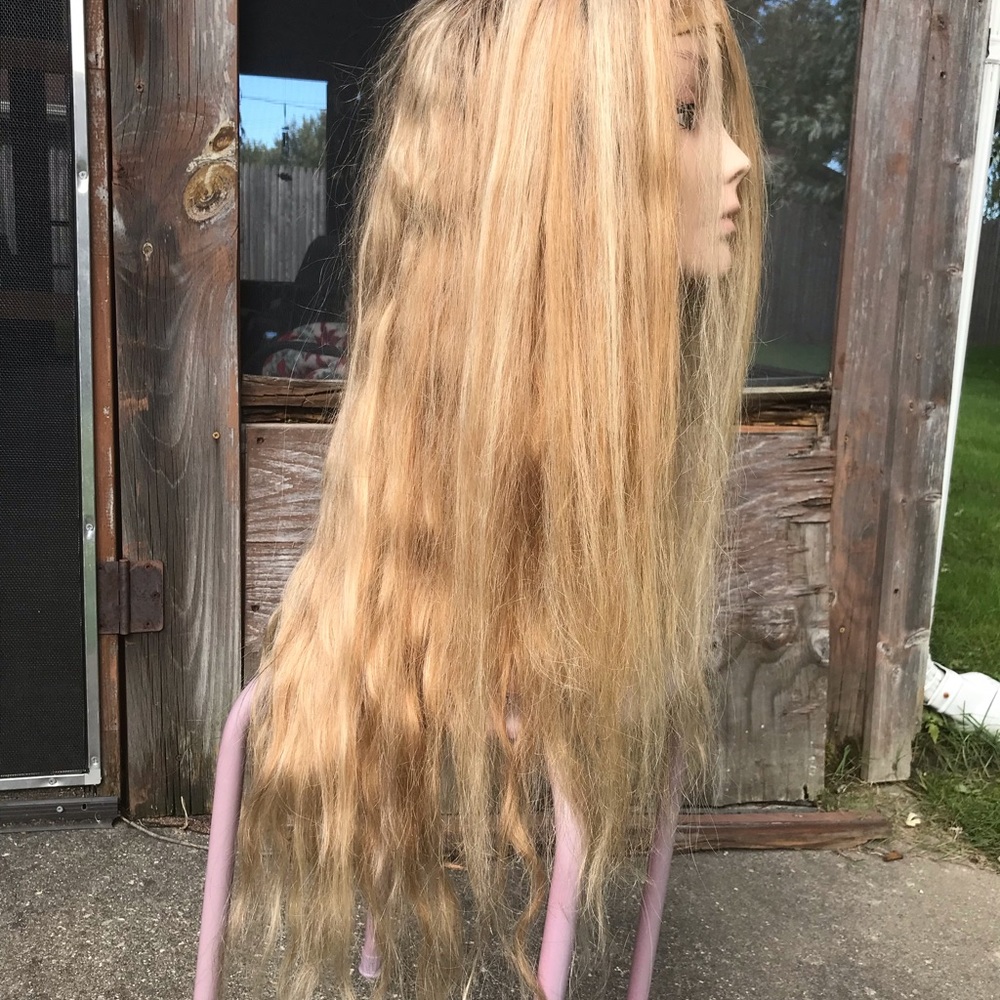 100% human hair blonde lace wig! Gorgeous! 26 in